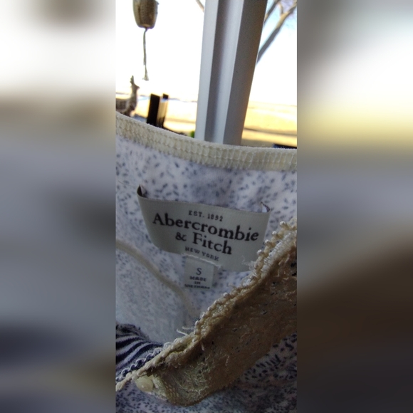 Abercrombie And Fitch Vintage Womans Small White And Navy Blue Tank Top - Picture 4 of 7